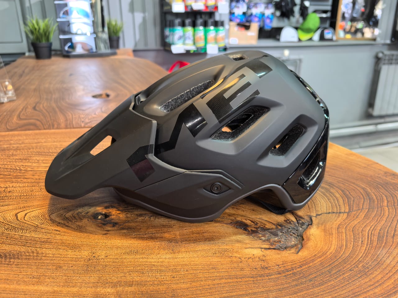 Шлем  MET ROAM MIPS BLACK MAT M 56-58